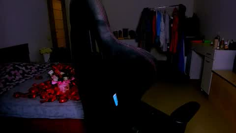 Nicole online show from February 12, 5:11 am