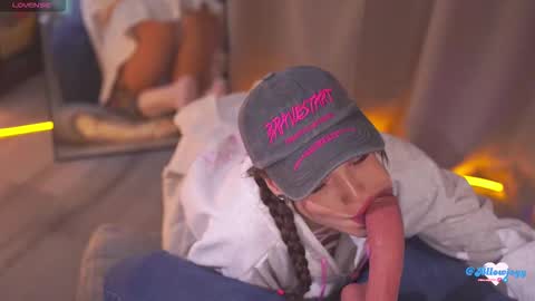 Amy online show from November 30, 7:48 am