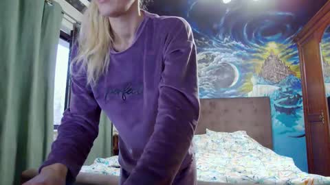 blonde4pasion online show from November 8, 5:10 am