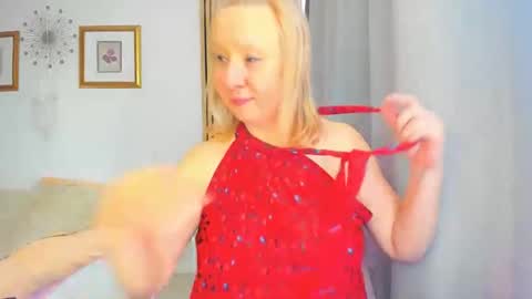 Nicole online show from February 25, 2:04 pm