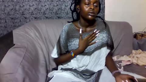 blonde_barby online show from December 18, 9:37 am