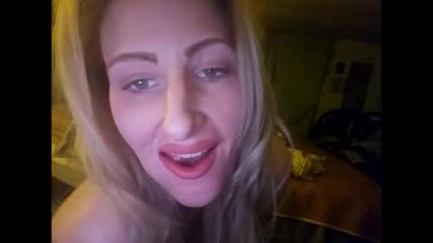 Gia  online show from January 8, 10:58 pm