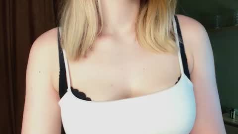 blondensinful online show from June 14, 8:16 am