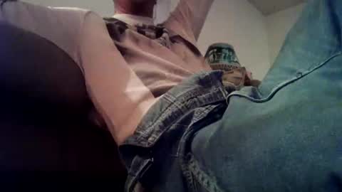 Snapshot of blondieblu89 chatting on December 30, 5:37 am First Time College Boy online show from December 30, 5:37 am