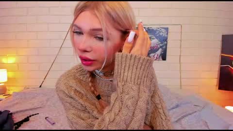 blondy_fina online show from September 29, 5:17 am
