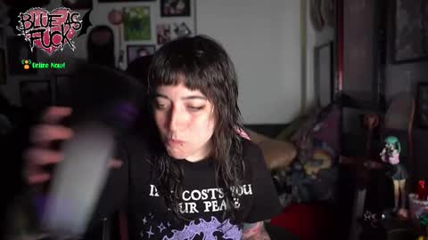 Blue online show from December 23, 1:45 am