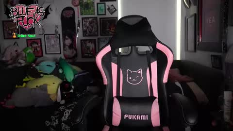 Blue online show from March 25, 1:45 am