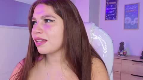 Snapshot of bluee_hazell chatting on October 2, 12:59 pm online show from October 2, 12:59 pm