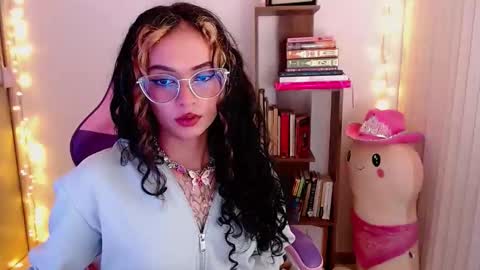 Im Abril .. Nice to meet you  thumb up me please its important  INDEPENDENT MODEL online show from October 21, 2:16 am