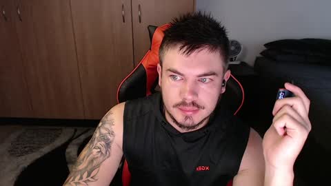 blueeyeboy0 online show from February 3, 4:14 am