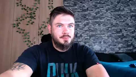 blueeyeboy0 online show from July 17, 9:44 am