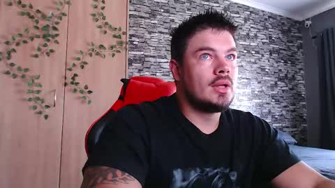 blueeyeboy0 online show from November 4, 8:04 am