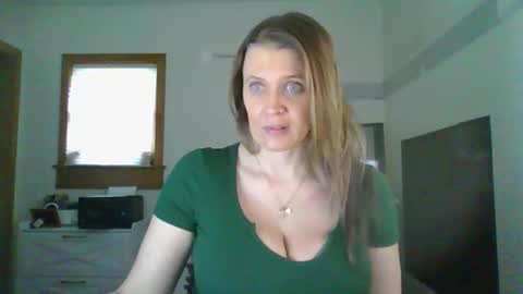 BlueEyedDDVixen online show from February 2, 2:25 pm