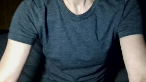 Blueeyedlie online show from April 13, 4:39 am