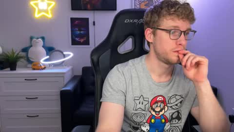 blueeyedtallguy online show from December 6, 3:13 am