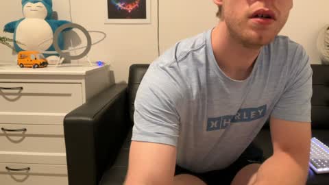 blueeyedtallguy online show from December 14, 5:18 am