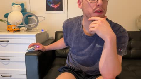 blueeyedtallguy online show from December 26, 4:10 am