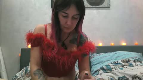 Snapshot of bluexowl chatting on October 18, 2:43 pm BlueXOwl online show from October 18, 2:43 pm