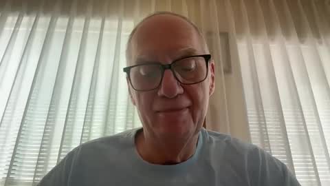 Blueyedudeseattle online show from May 1, 5:07 pm
