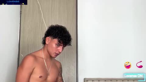 Bob  INDEPENDENT MODEL online show from December 17, 4:36 pm