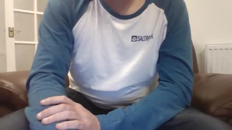 bobby_113 online show from April 15, 7:58 pm