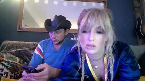 Bobby and Sadie online show from November 21, 2:42 am