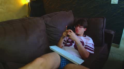 BodhiHayes online show from April 1, 1:41 pm