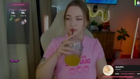  Lina  online show from July 9, 9:08 pm