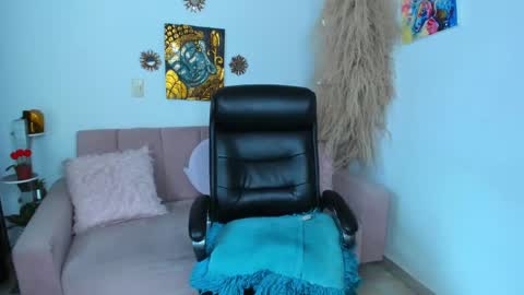  Salma Independent Model online show from October 9, 6:35 pm