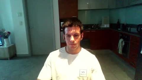 Bondi online show from February 21, 7:00 am