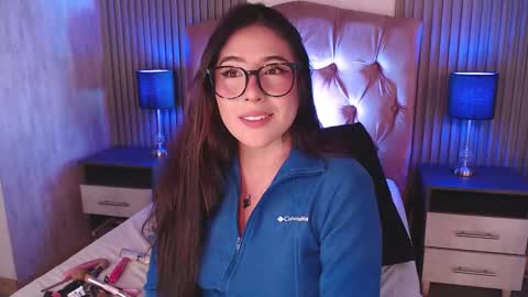 bonnali_lune online show from January 19, 3:55 pm