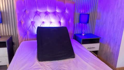 bonnali_lune online show from March 30, 11:38 pm