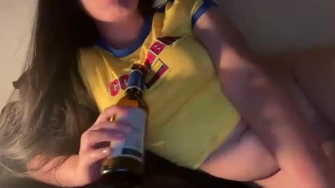 BonnettBonett   I cam from 4pm- 12am central time Costa Rica online show from July 4, 2:59 am