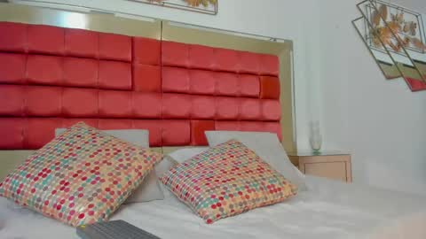   online show from April 16, 11:40 pm