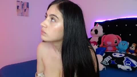 bonny_bonss online show from August 5, 9:23 pm