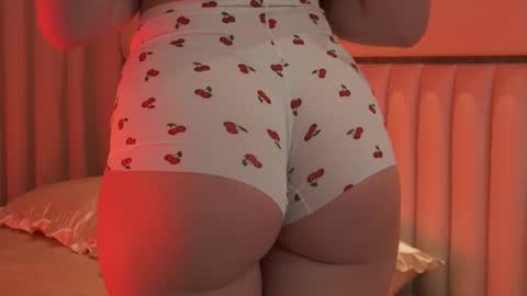Snapshot of boootyfrytti chatting on October 21, 10:02 pm boootyfrytti online show from October 21, 10:02 pm