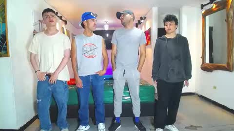 THOMAS AND DAMIAND online show from November 22, 7:01 pm