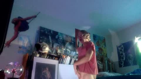 Bottomboo7 online show from October 18, 12:09 pm