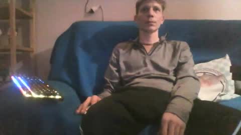 Boubou online show from December 1, 10:19 pm