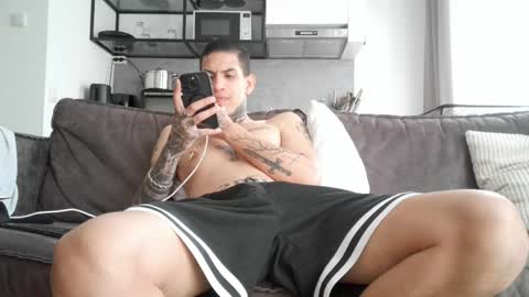 boy_master5 online show from June 5, 6:52 am
