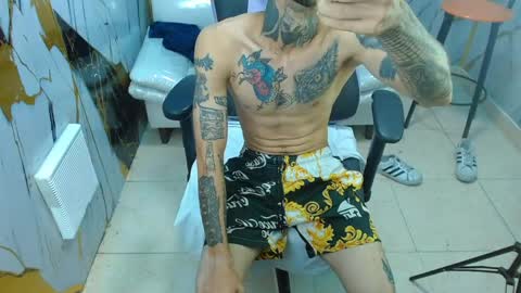 boy_tatto77 online show from May 8, 5:29 pm