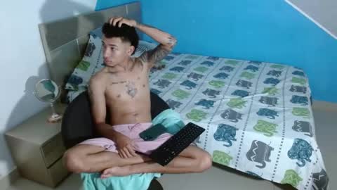 boyhot_sw online show from February 27, 12:12 pm