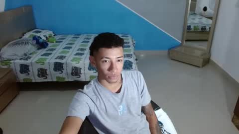 boyhot_sw online show from February 13, 1:19 am