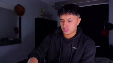 miguel  online show from March 5, 5:40 am