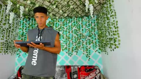 boys4hot_777 online show from March 10, 1:23 am