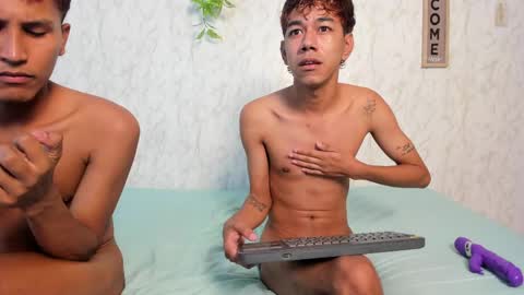 ALEX - TAYLER  -MIKE online show from April 8, 4:48 am