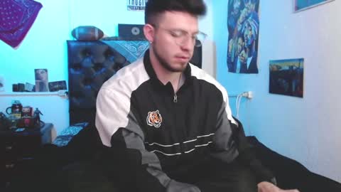 brad hot boy online show from March 8, 4:17 pm