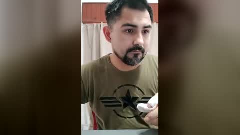 bradd_32 online show from July 25, 12:14 pm