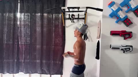 Snapshot of bradley_strong_ chatting on October 9, 4:34 pm Bradley Strong online show from October 9, 4:34 pm