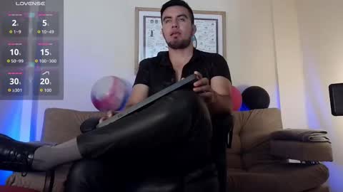 Snapshot of bradleycolton chatting on October 7, 3:30 pm Bradley Colton Independ Model online show from October 7, 3:30 pm